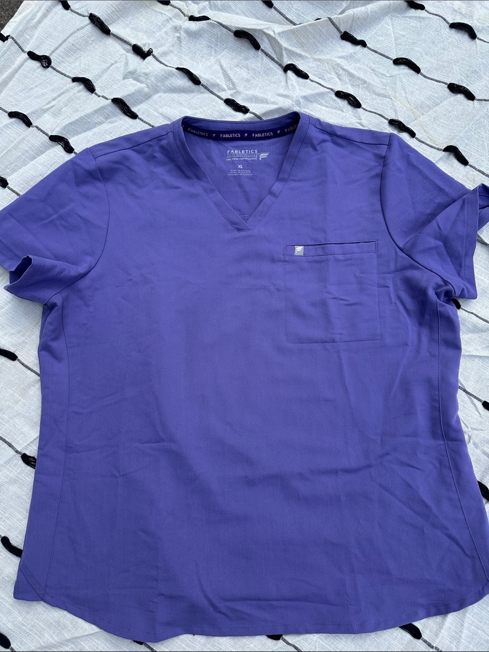 Fabletics women’s V-Neck scrub top